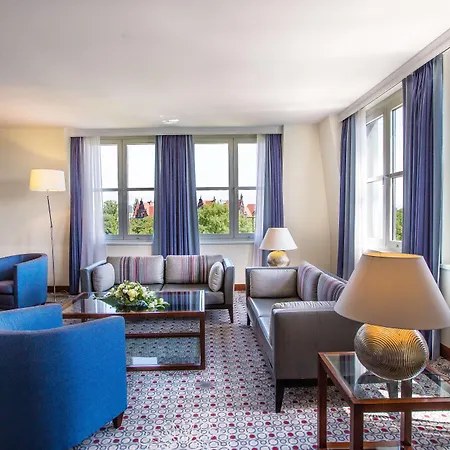 Radisson Blu فندق 5*