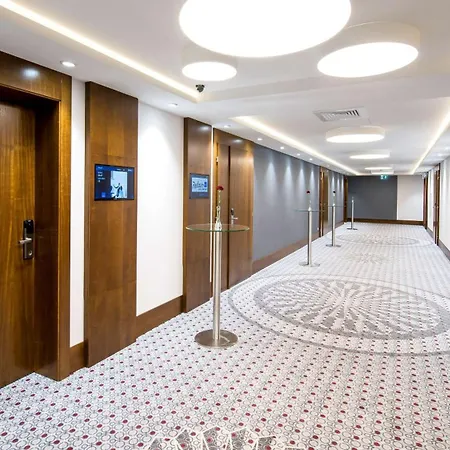 Radisson Blu 5* فروتسواف