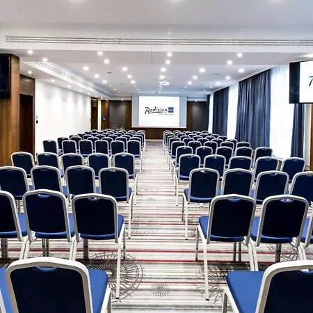 فندق Radisson Blu فروتسواف