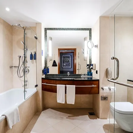 Radisson Blu Ξενοδοχείο 5*