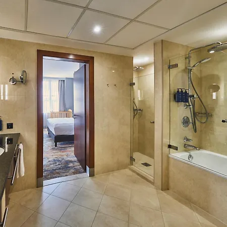 Radisson Blu Ξενοδοχείο 5*